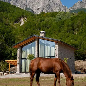 Ujevara E Vogel , Theth Albania